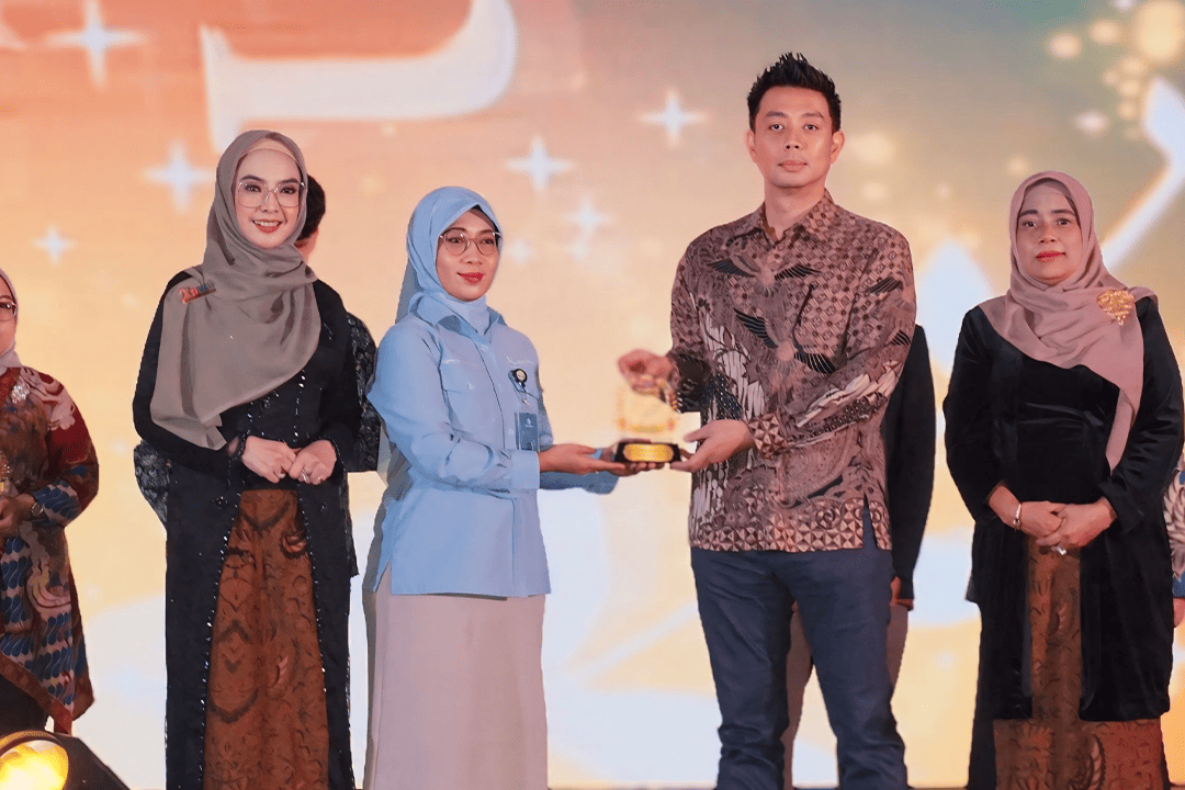 UangMe Raih Anugerah Penggerak UMKM Indonesia 2025